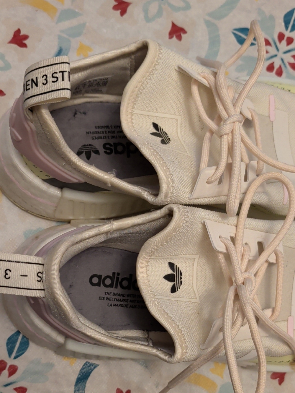 Adidas Sneakers NMD_R1 'Wonder White Pulse Yellow' - Picture 3 of 3